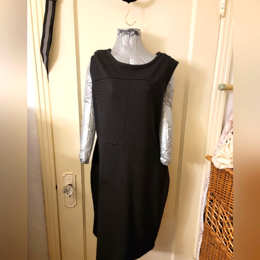 Merona, blackless sleeveless knit dress. Size L
